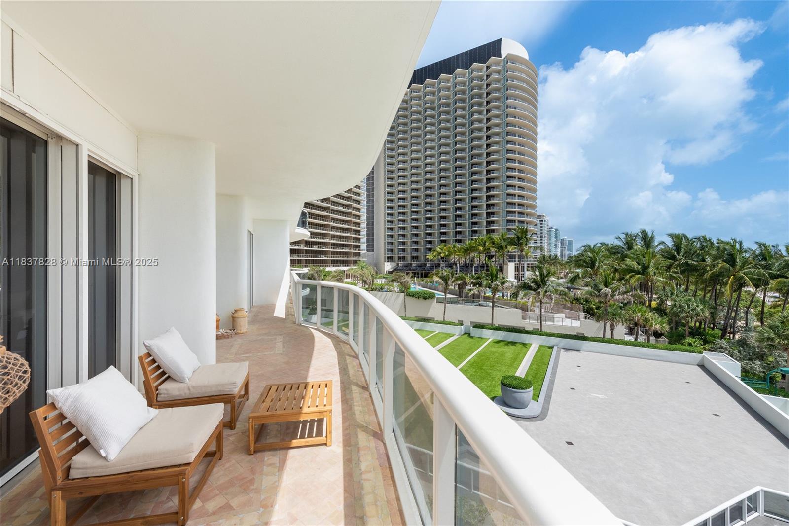 9601 Collins Ave # 505