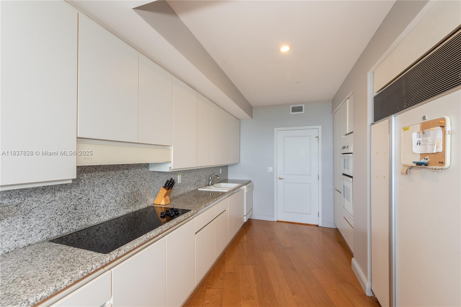 9601 Collins Ave # 505