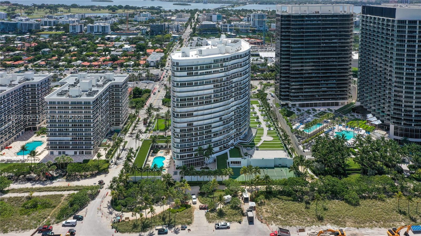 9601 Collins Ave # 505