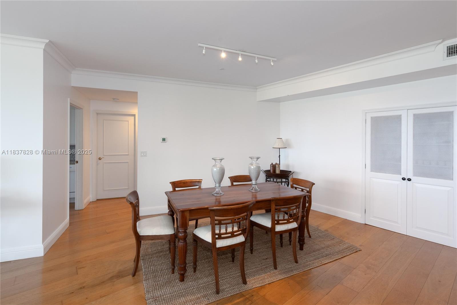 9601 Collins Ave # 505