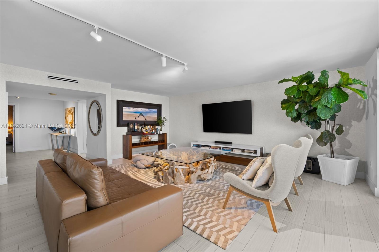 600 Grapetree Dr Unit: 9CN