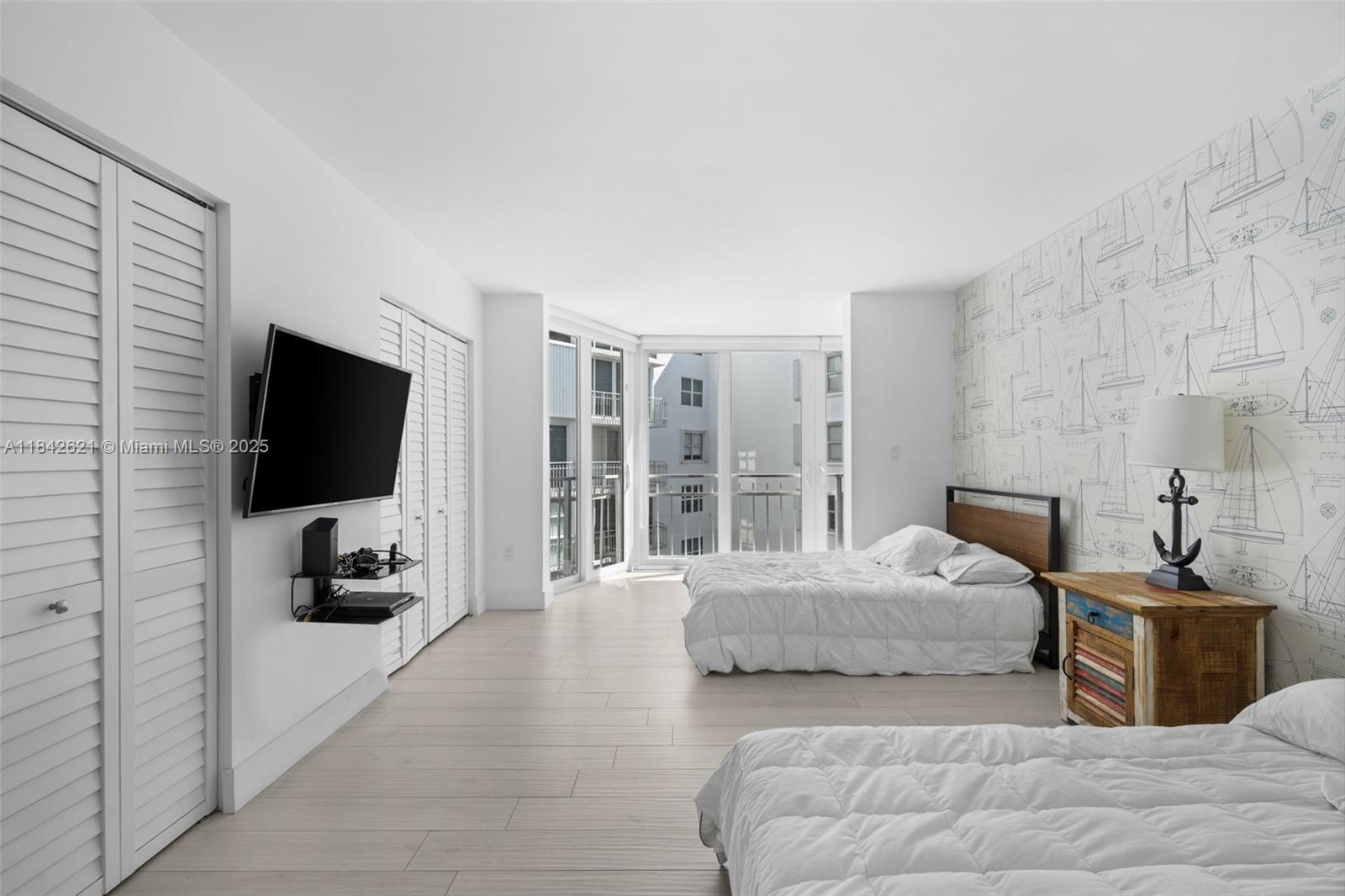 600 Grapetree Dr Unit: 9CN