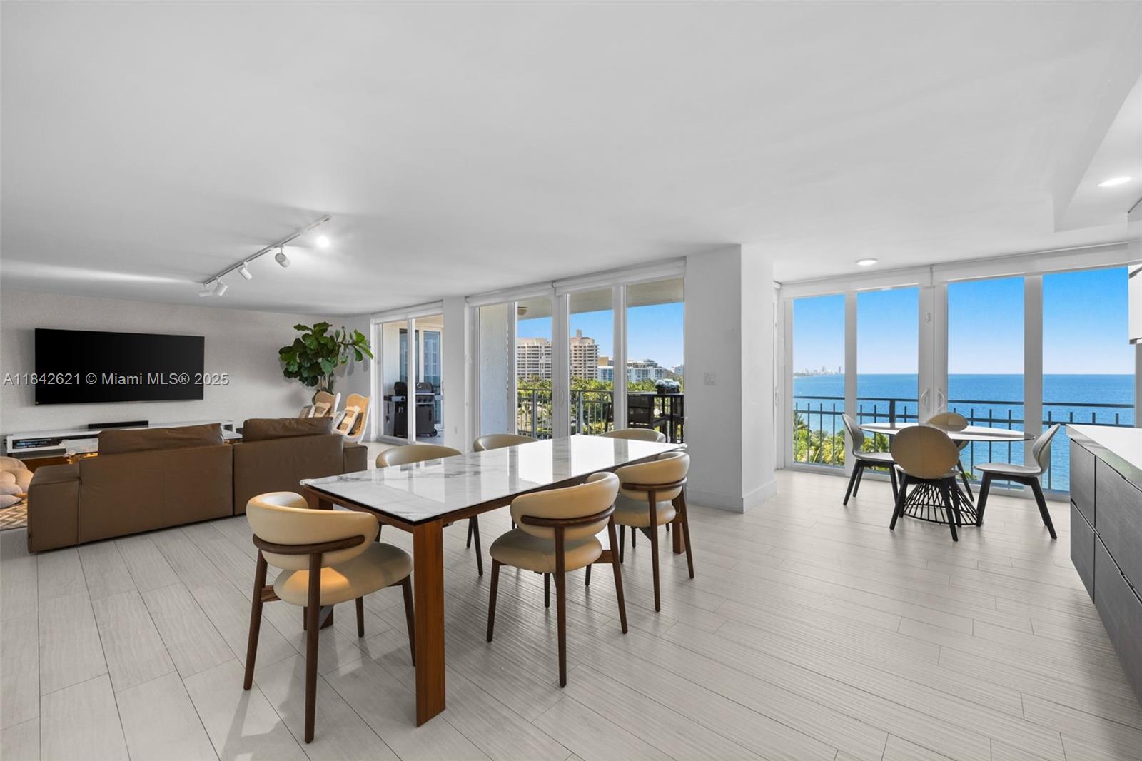 600 Grapetree Dr Unit: 9CN