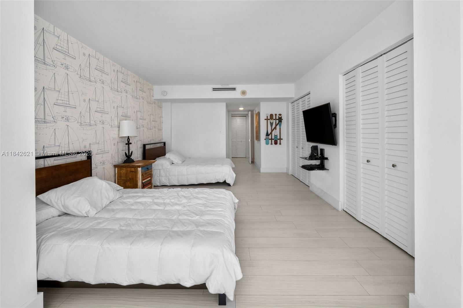 600 Grapetree Dr Unit: 9CN