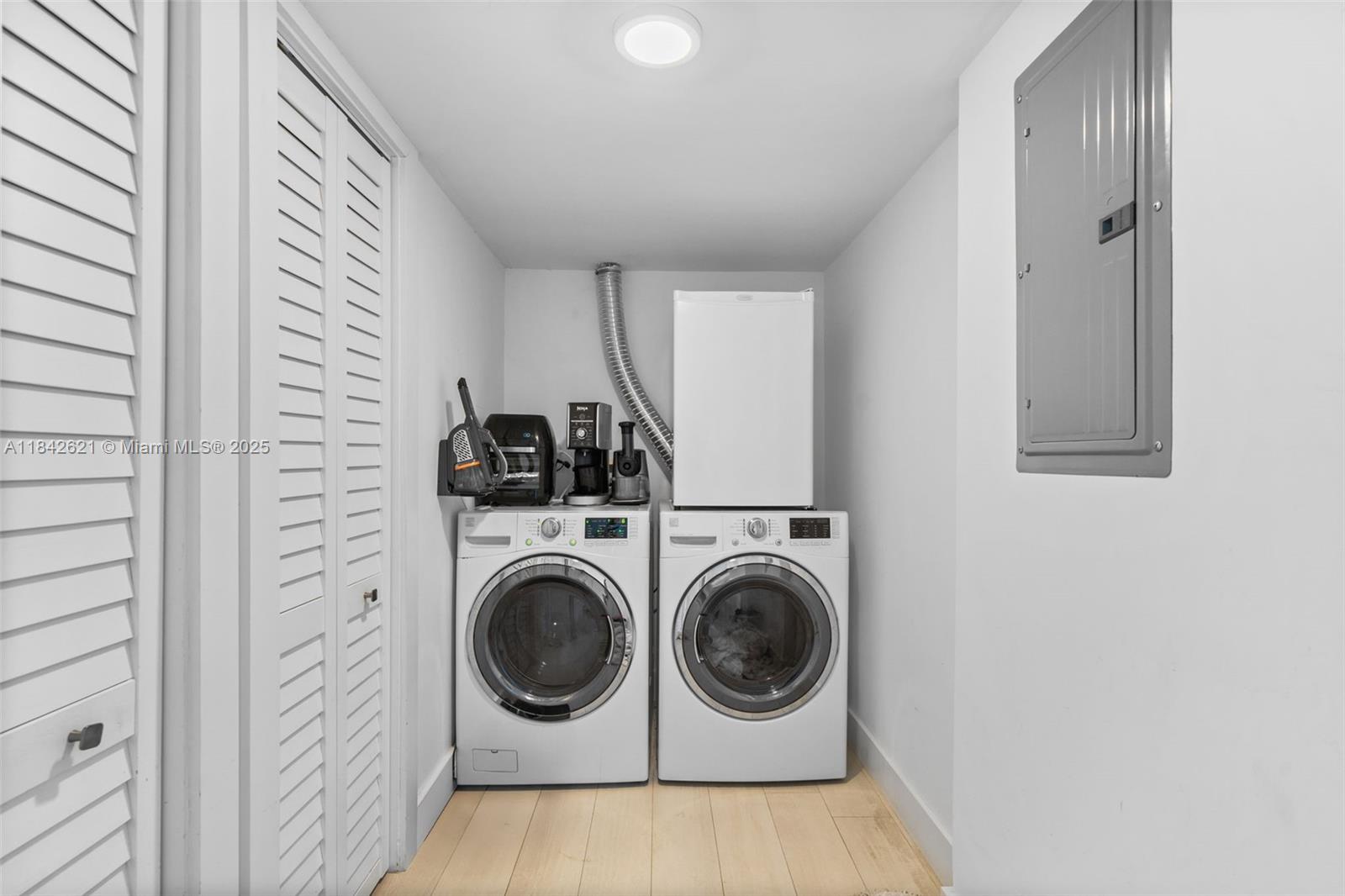 600 Grapetree Dr Unit: 9CN