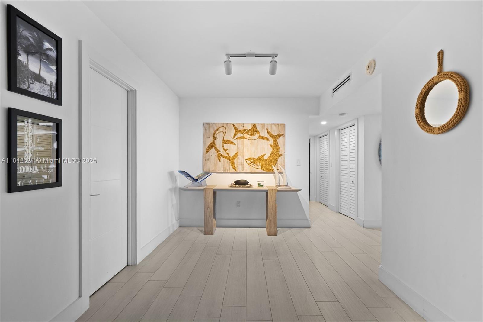 600 Grapetree Dr Unit: 9CN