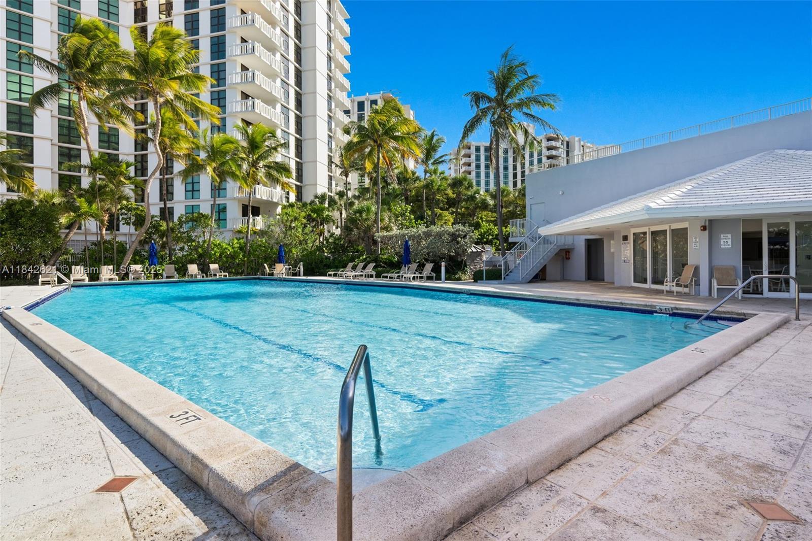 600 Grapetree Dr Unit: 9CN