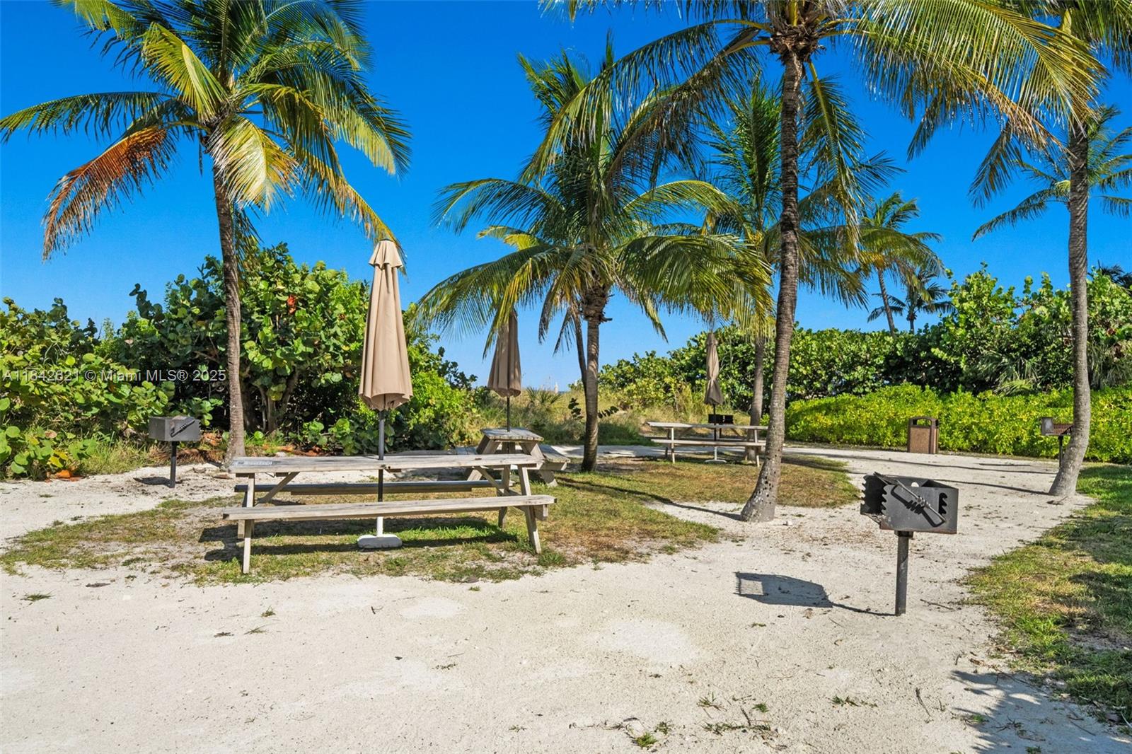 600 Grapetree Dr Unit: 9CN