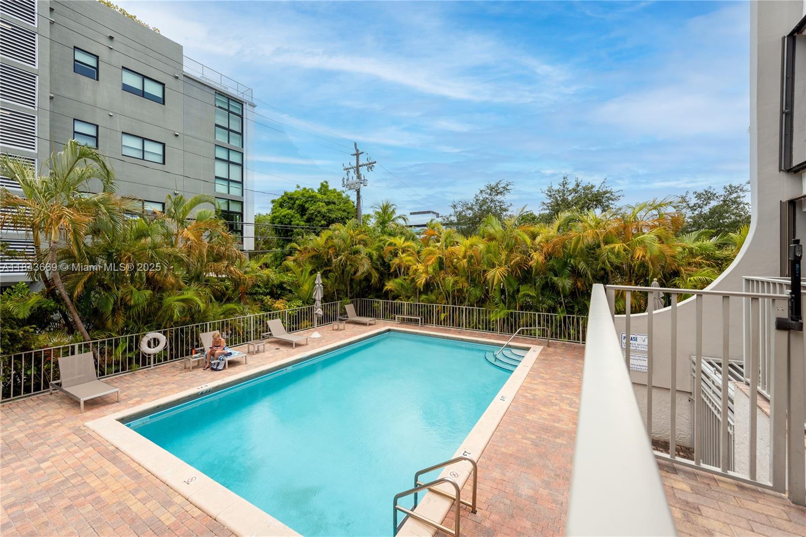 575 Crandon Blvd # 604