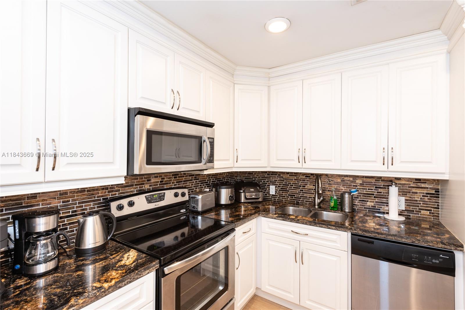 575 Crandon Blvd # 604