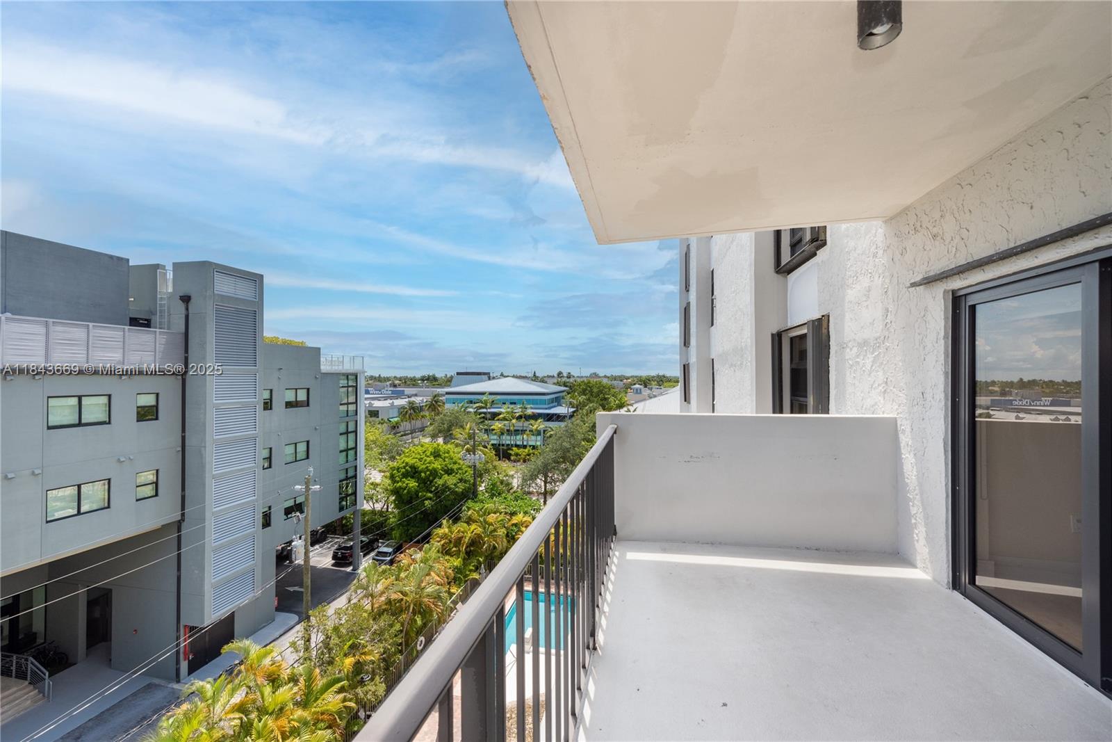 575 Crandon Blvd # 604