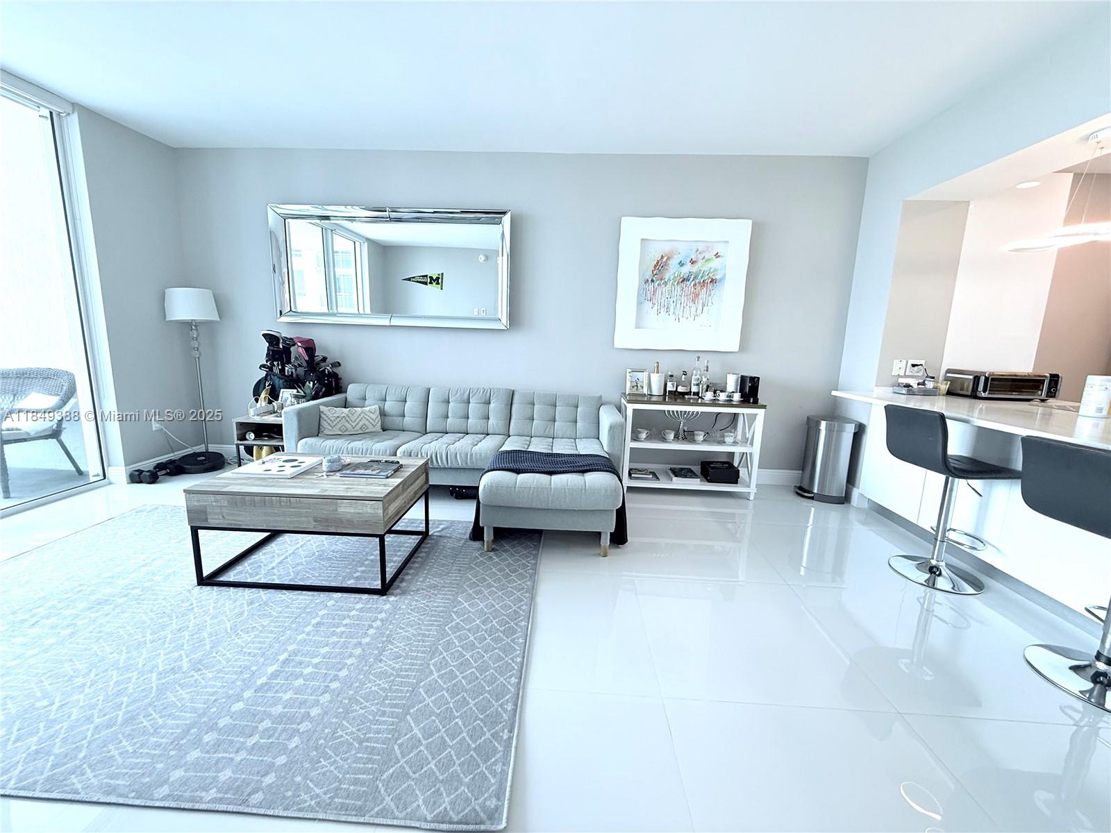 951 Brickell Ave # 3402