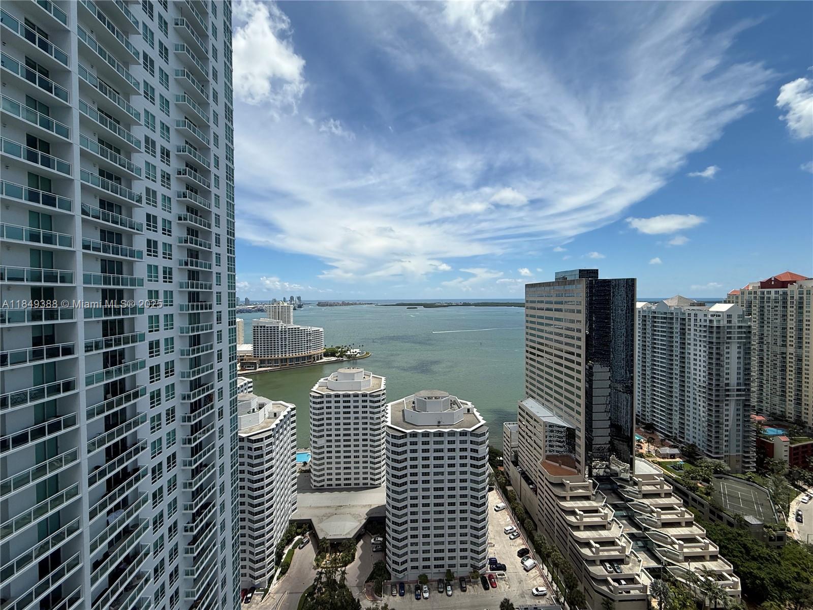 951 Brickell Ave # 3402