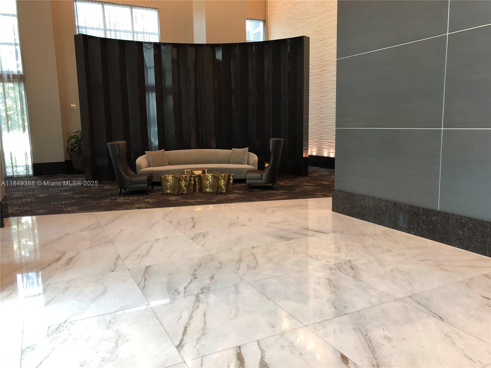 951 Brickell Ave # 3402