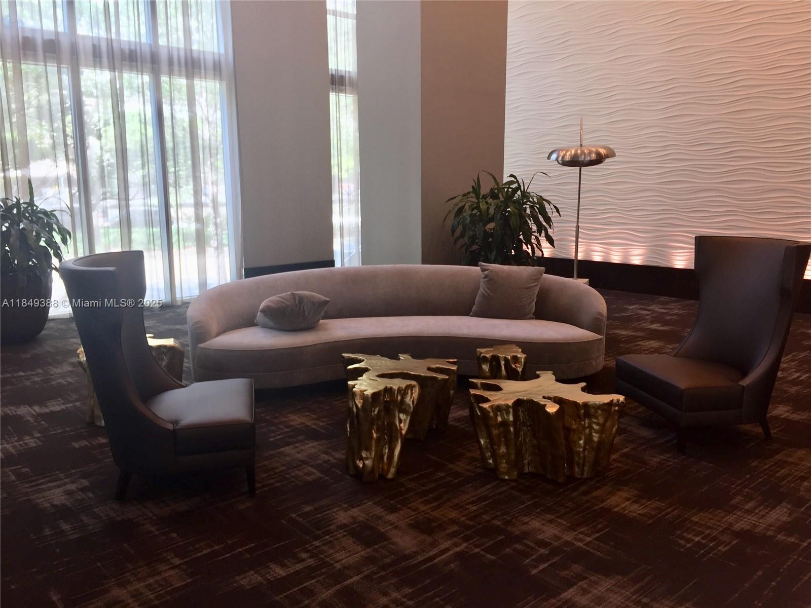 951 Brickell Ave # 3402