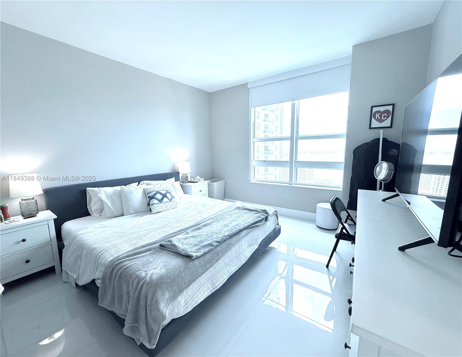 951 Brickell Ave # 3402