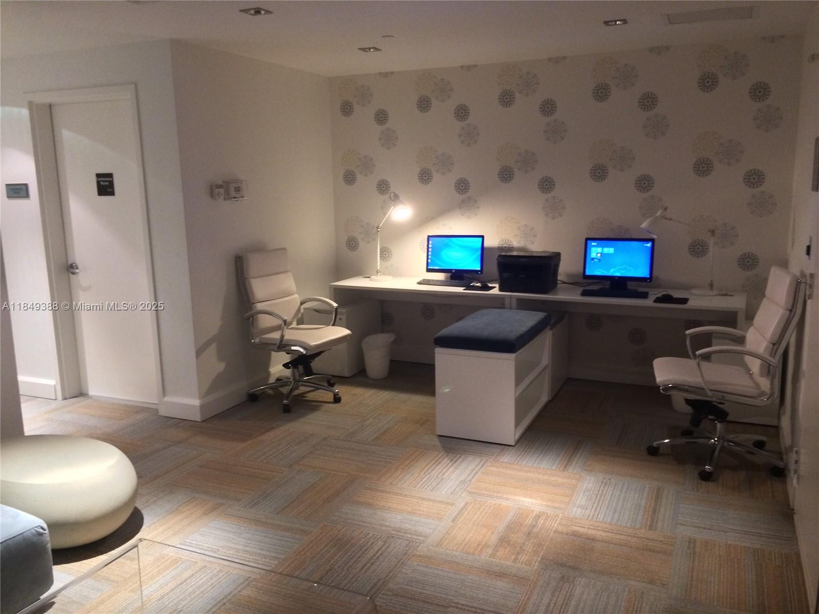 951 Brickell Ave # 3402