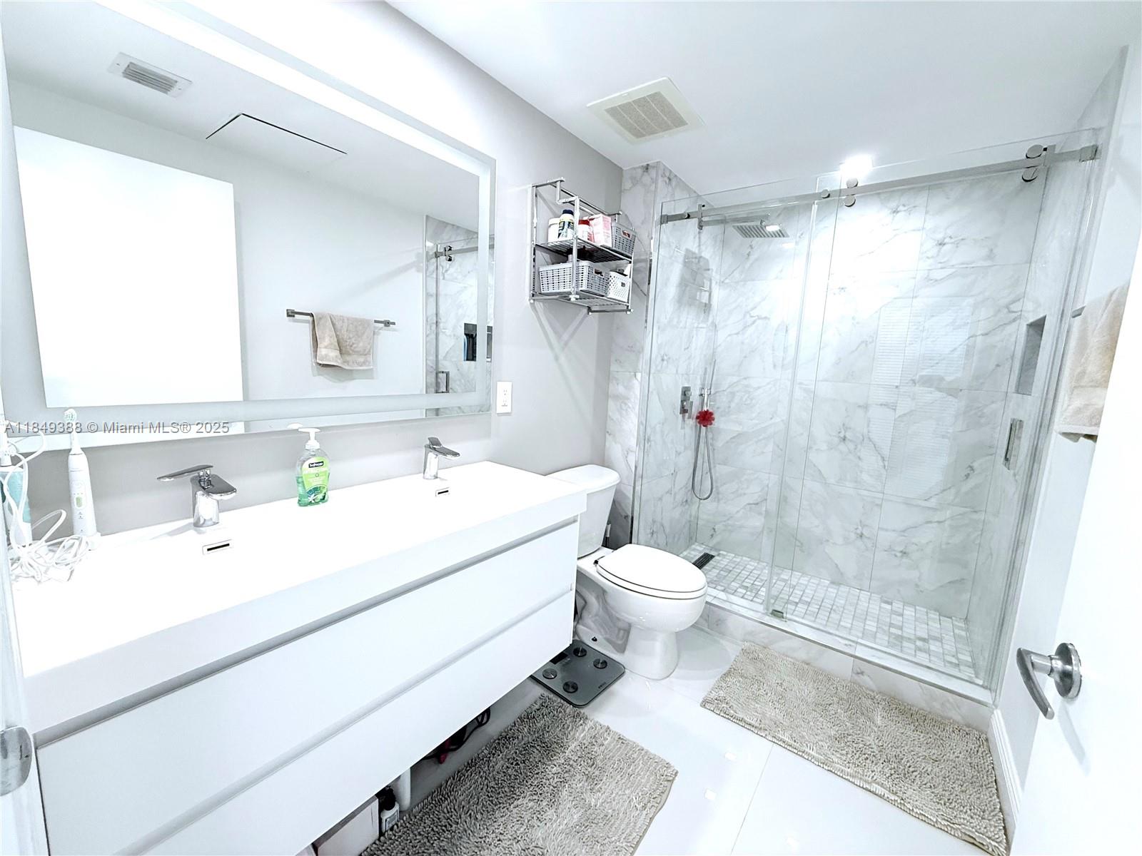 951 Brickell Ave # 3402