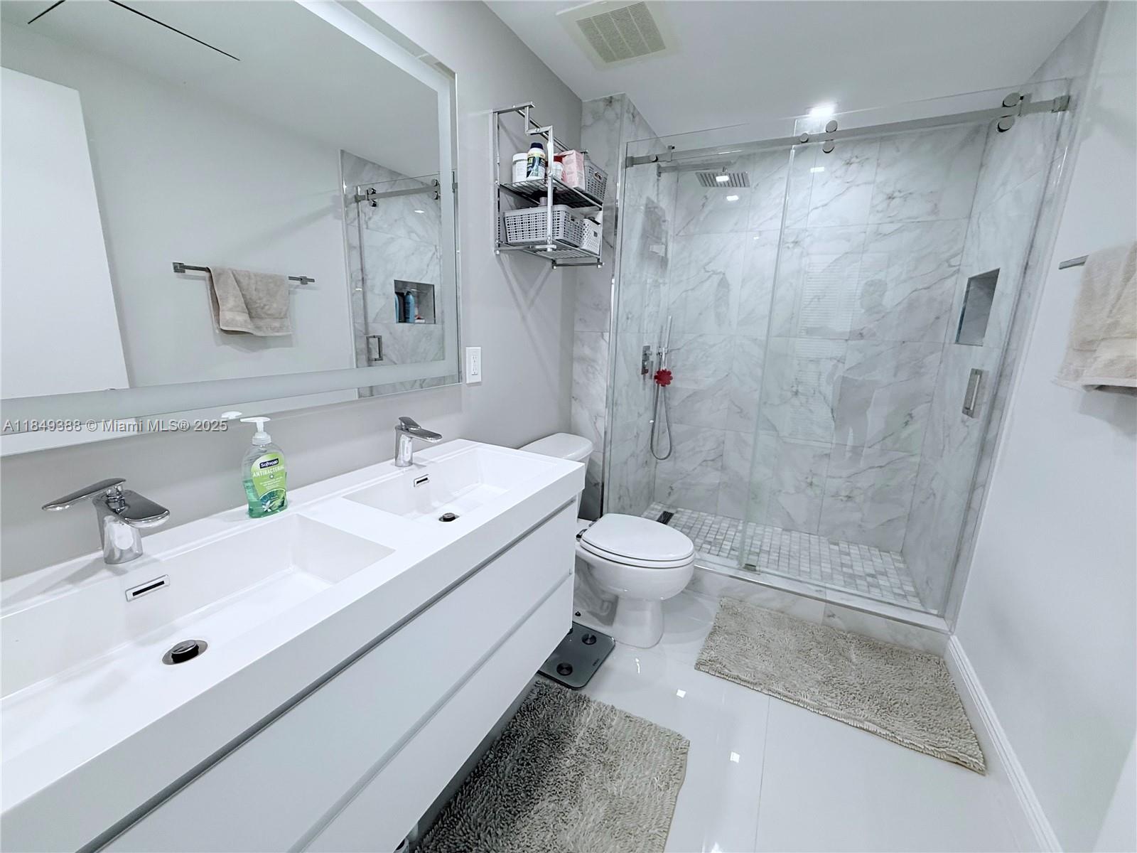 951 Brickell Ave # 3402