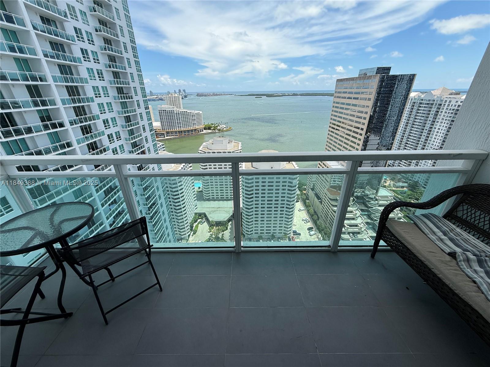 951 Brickell Ave # 3402