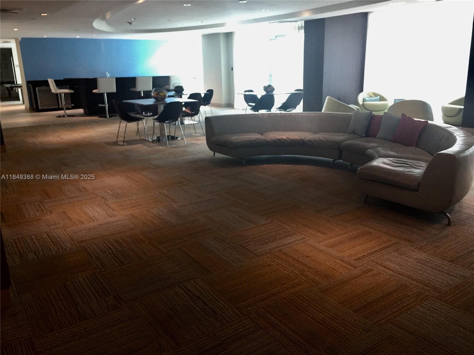 951 Brickell Ave # 3402