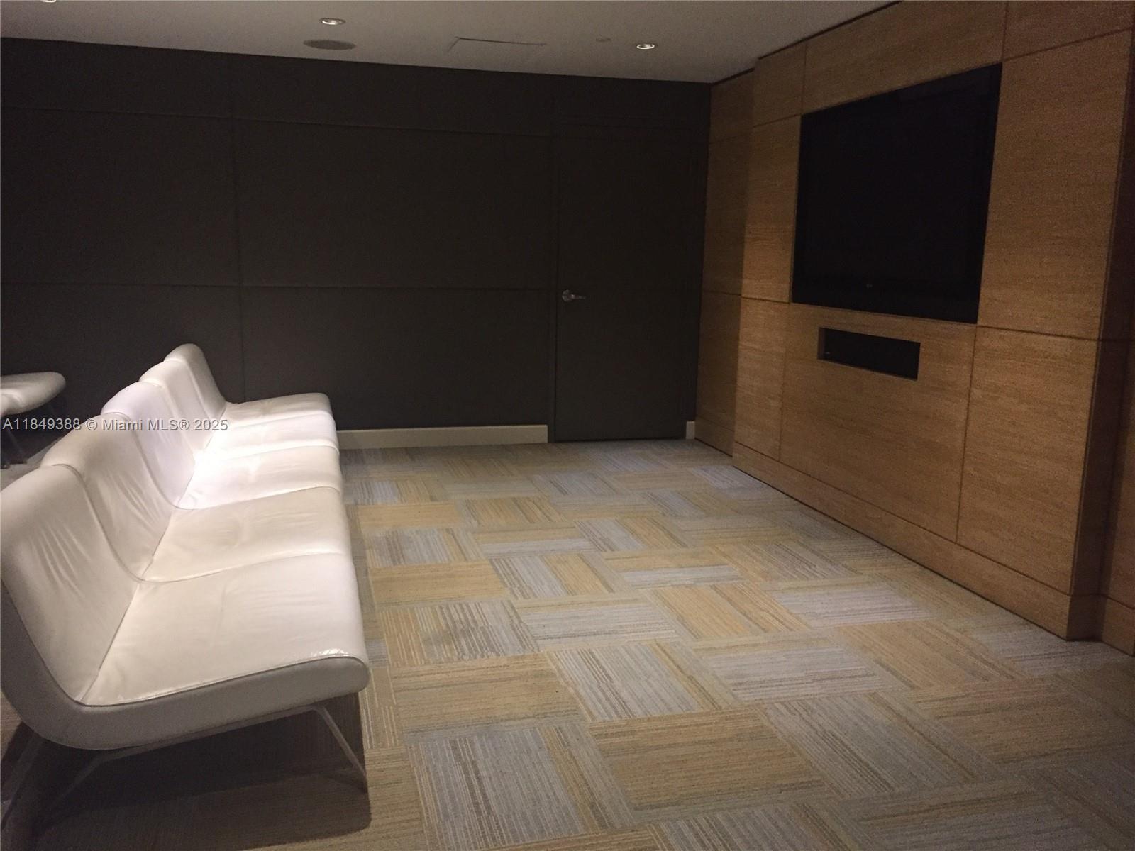 951 Brickell Ave # 3402