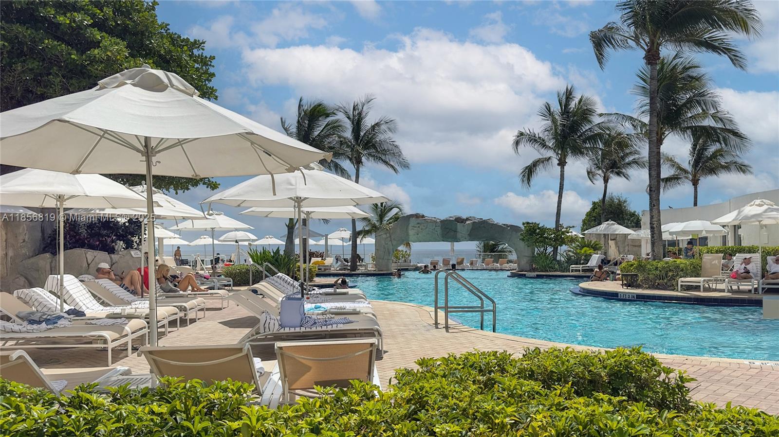 18001 Collins Ave # 1215 Unit: 1214- 1215