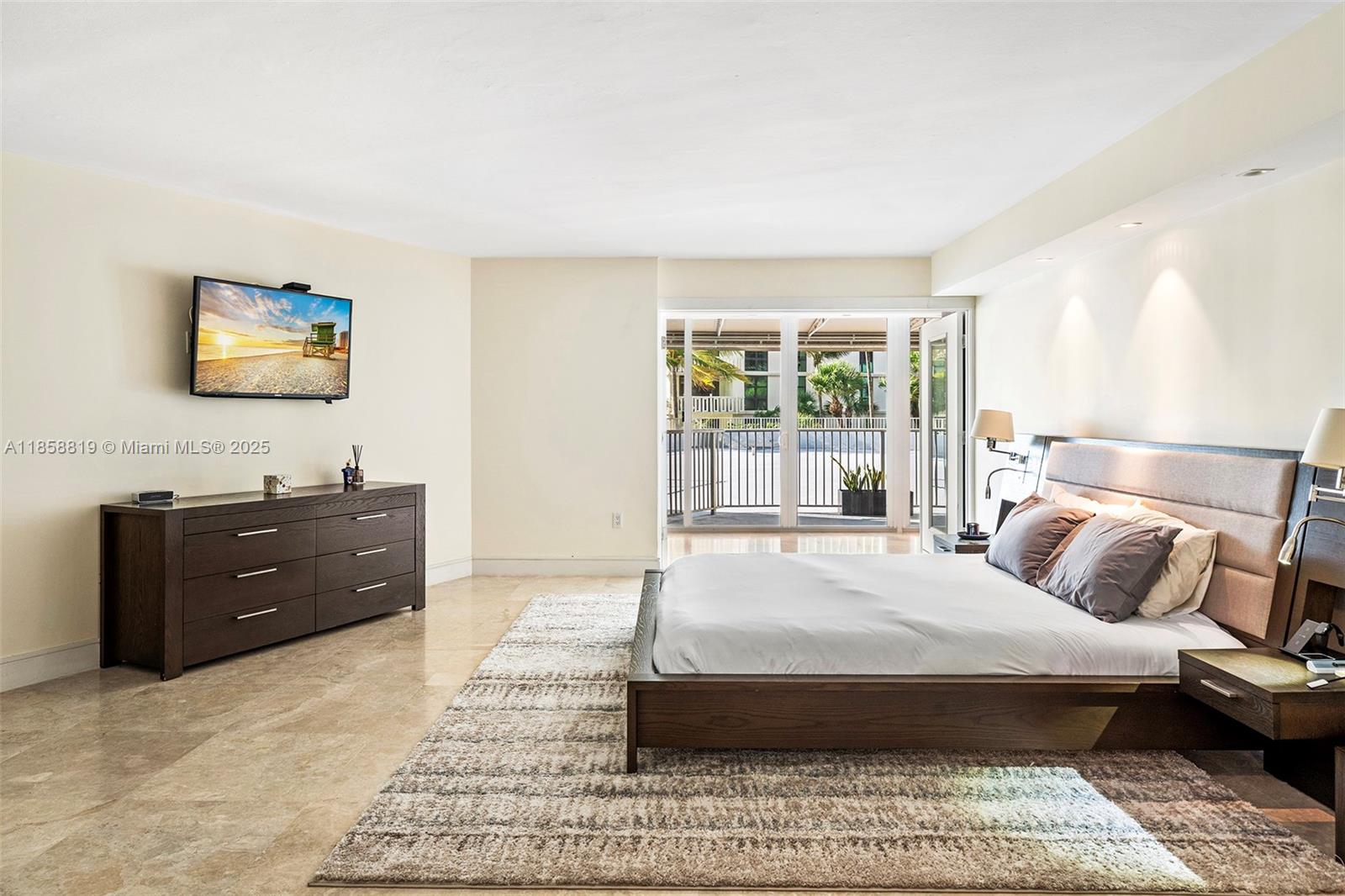 600 Grapetree Dr Unit: 3BS