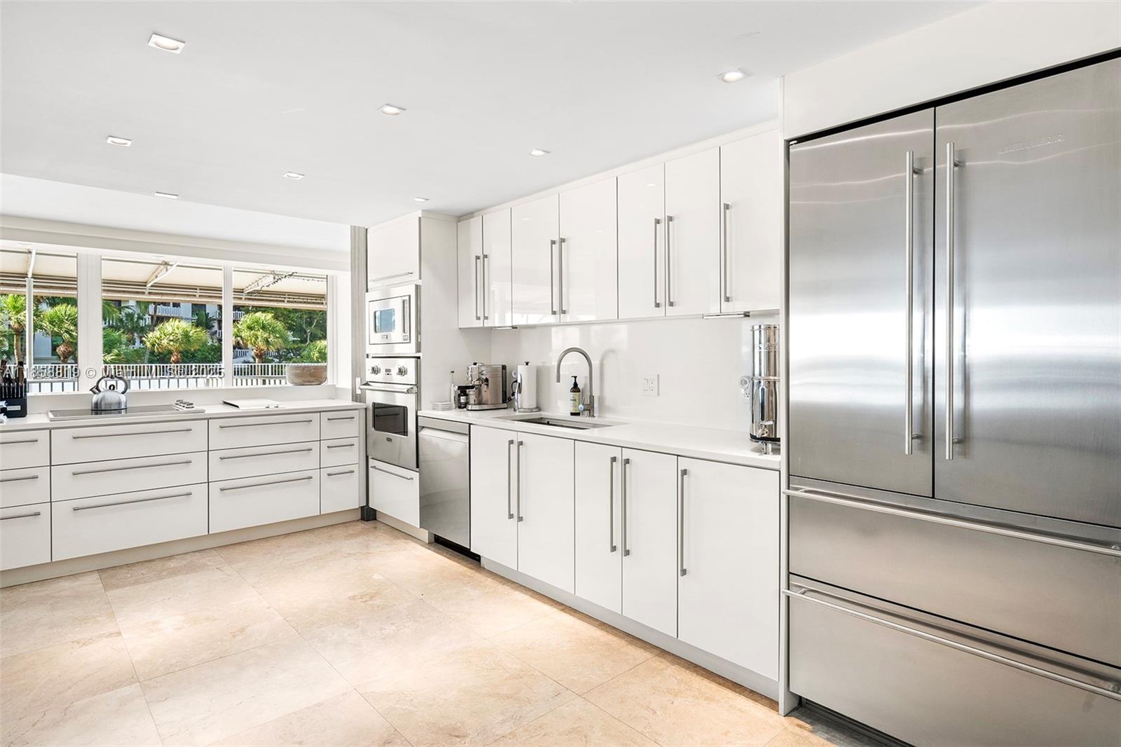 600 Grapetree Dr Unit: 3BS