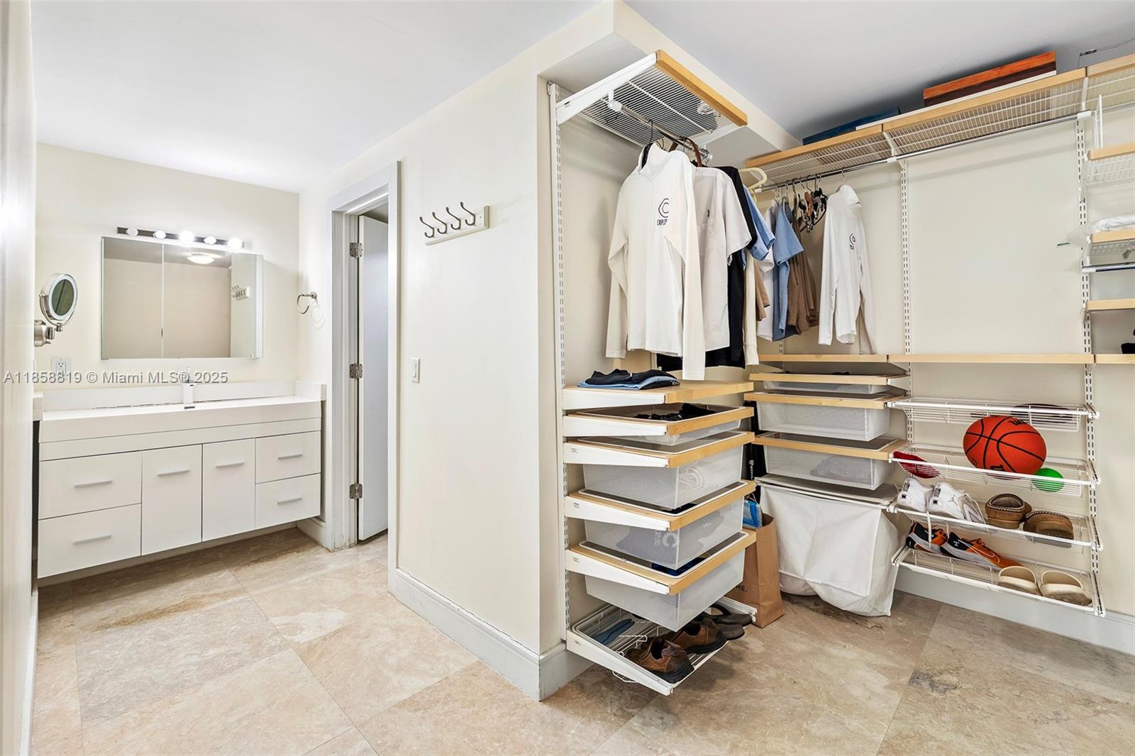 600 Grapetree Dr Unit: 3BS