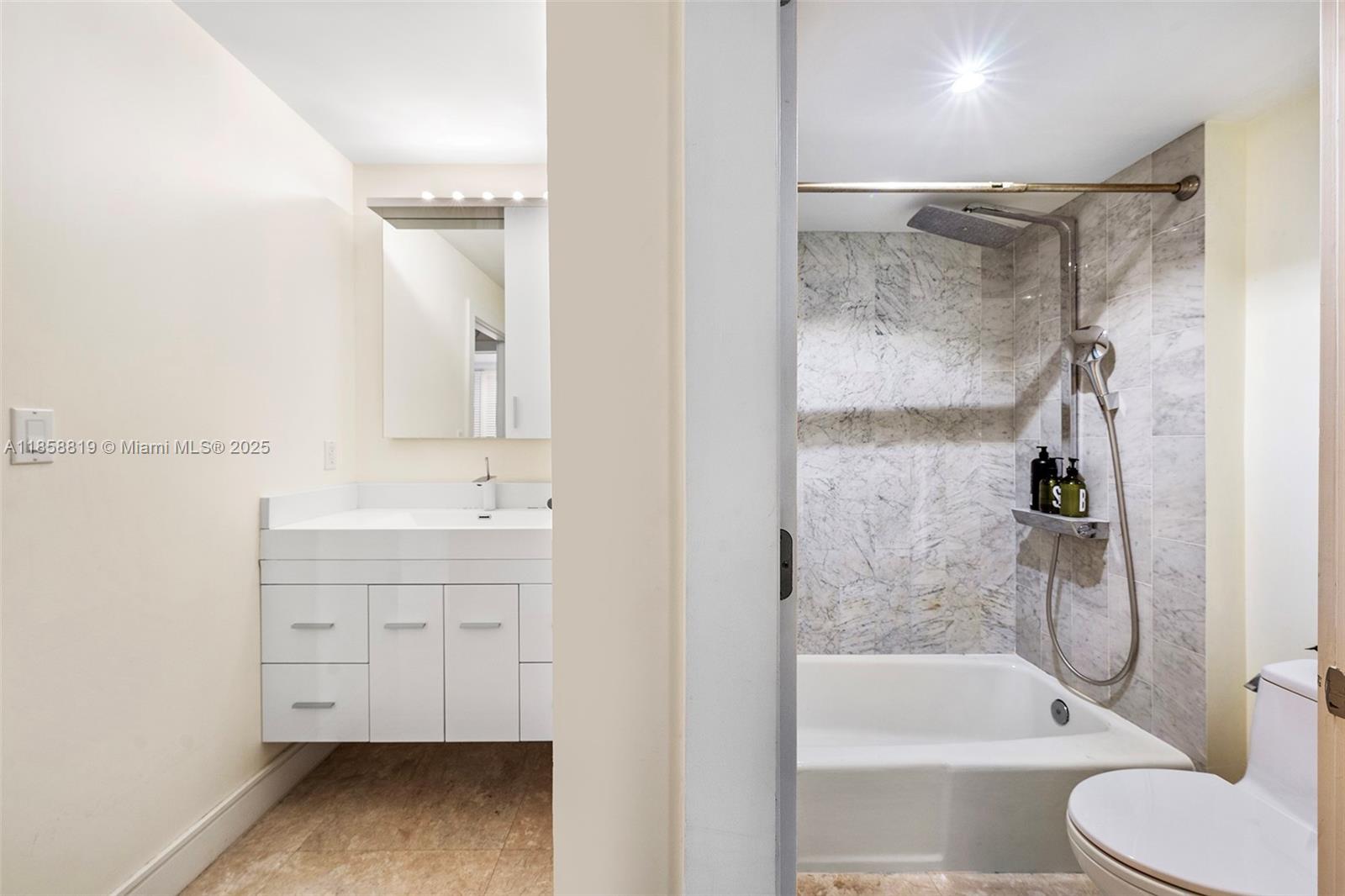 600 Grapetree Dr Unit: 3BS