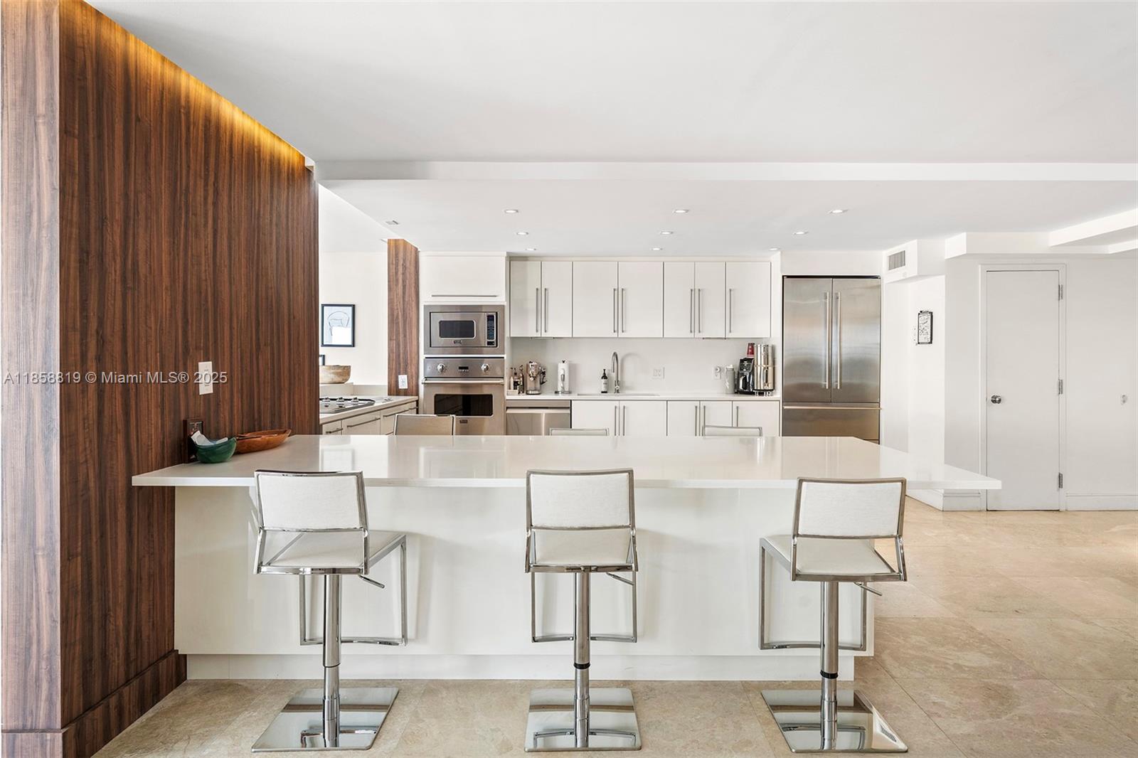 600 Grapetree Dr Unit: 3BS