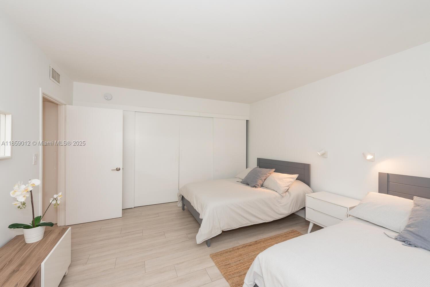 181 Crandon Blvd # 306