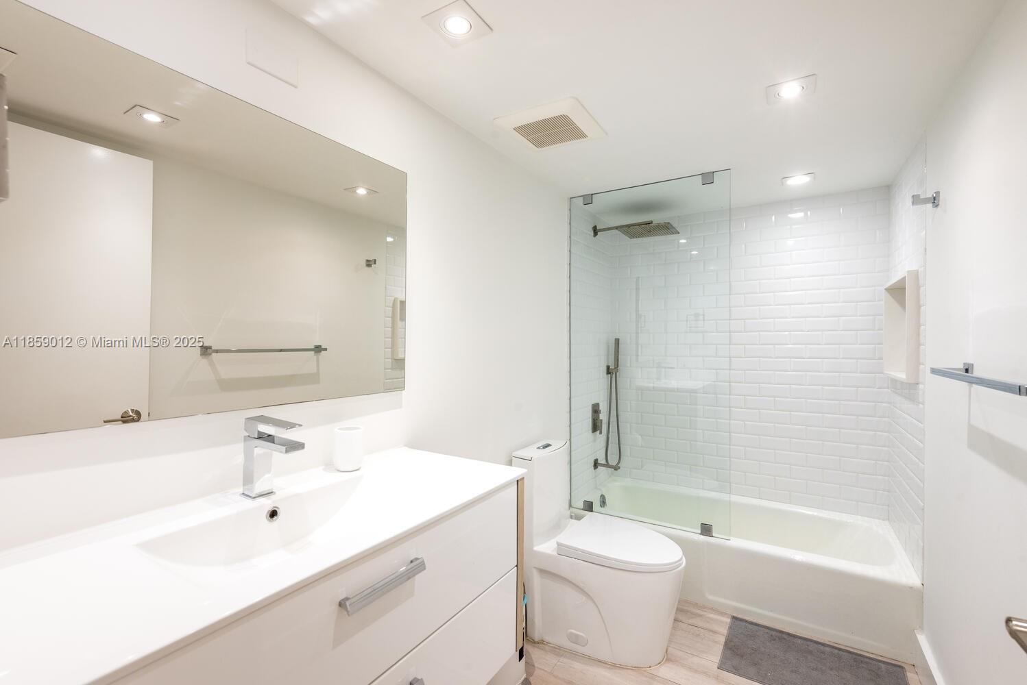 181 Crandon Blvd # 306