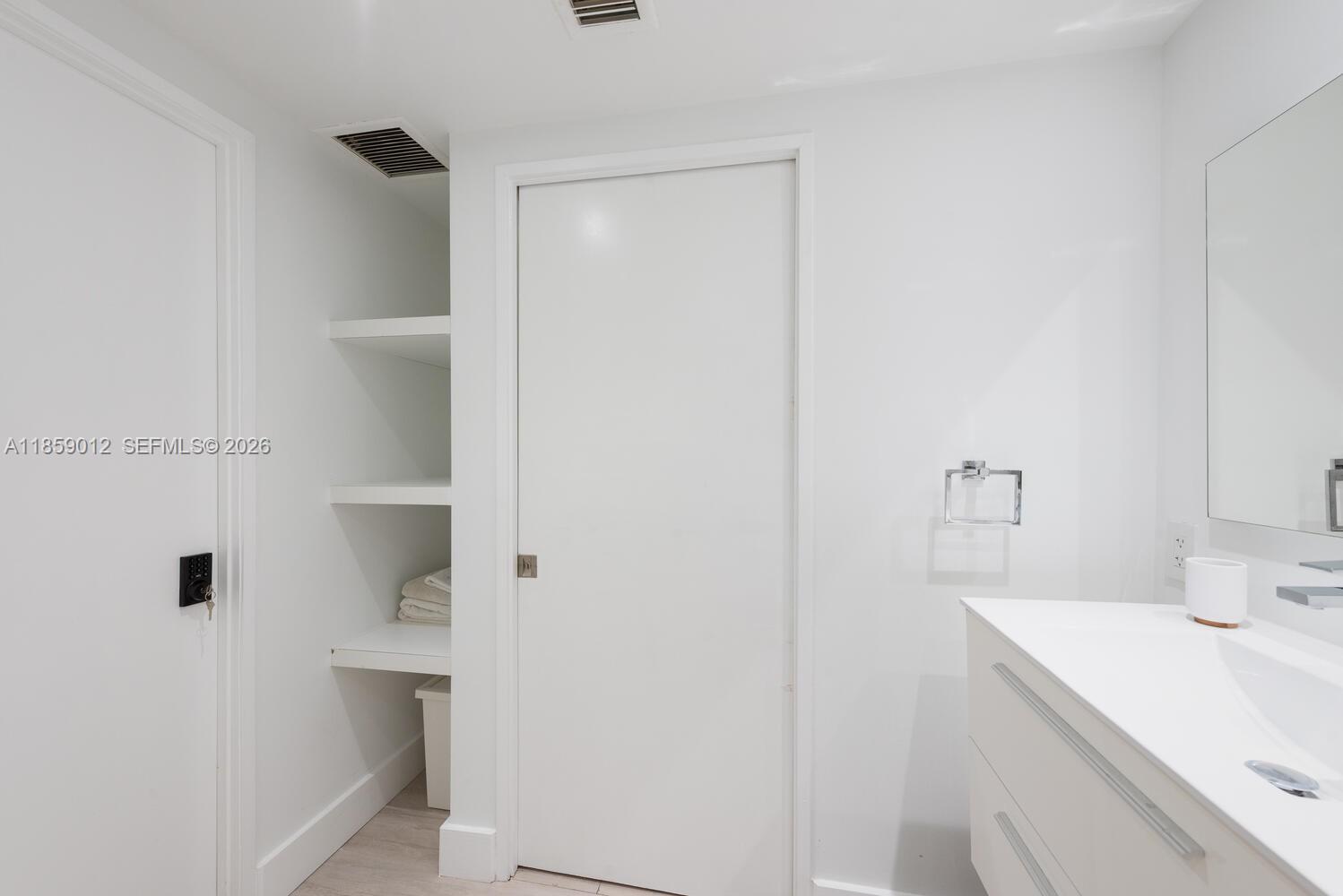 181 Crandon Blvd # 306