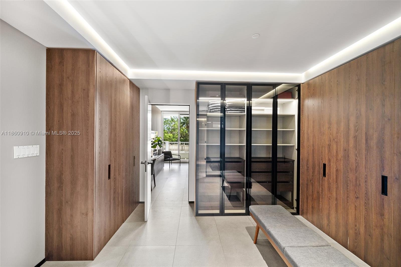 785 Crandon Blvd # 303