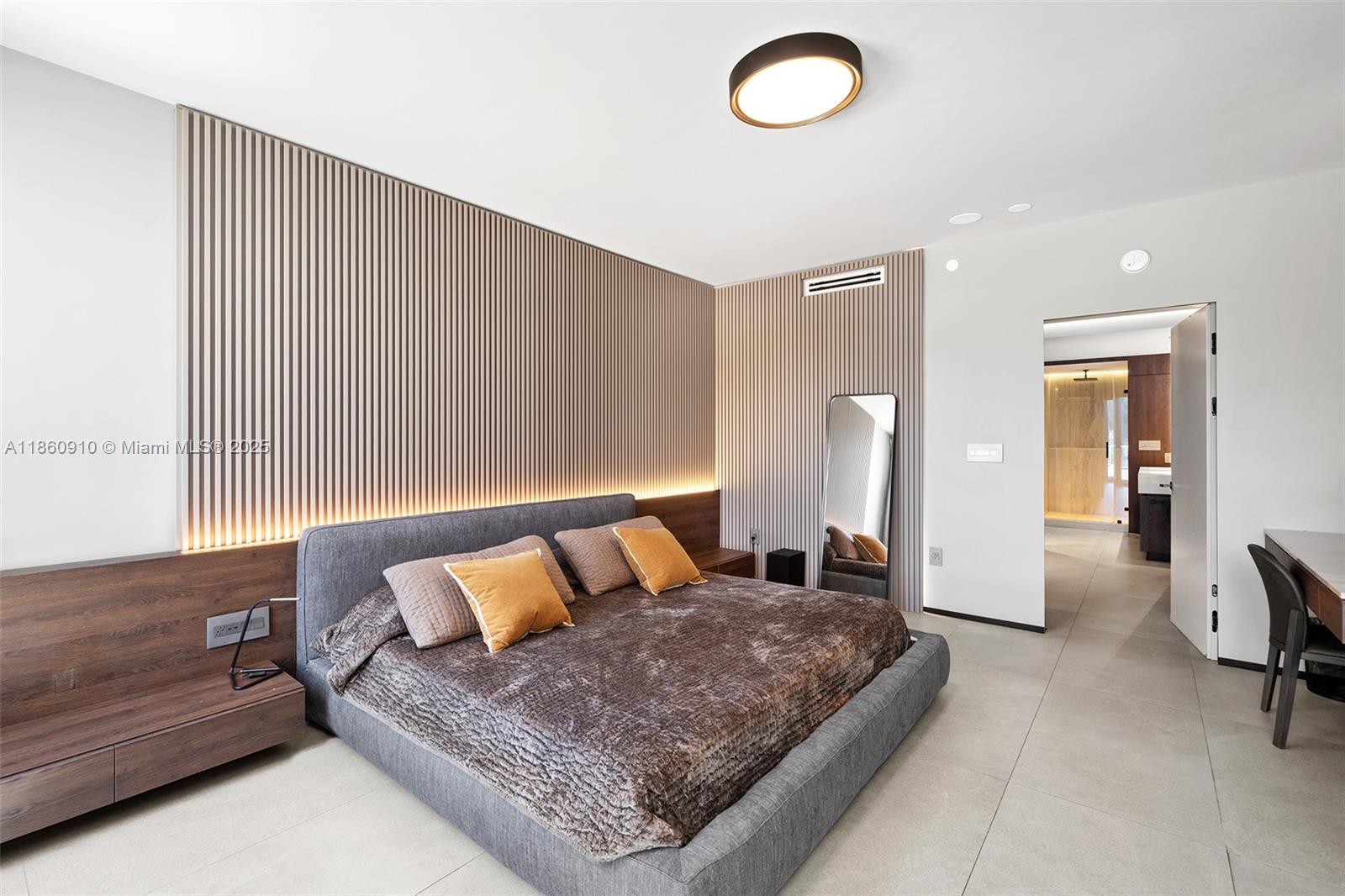 785 Crandon Blvd # 303