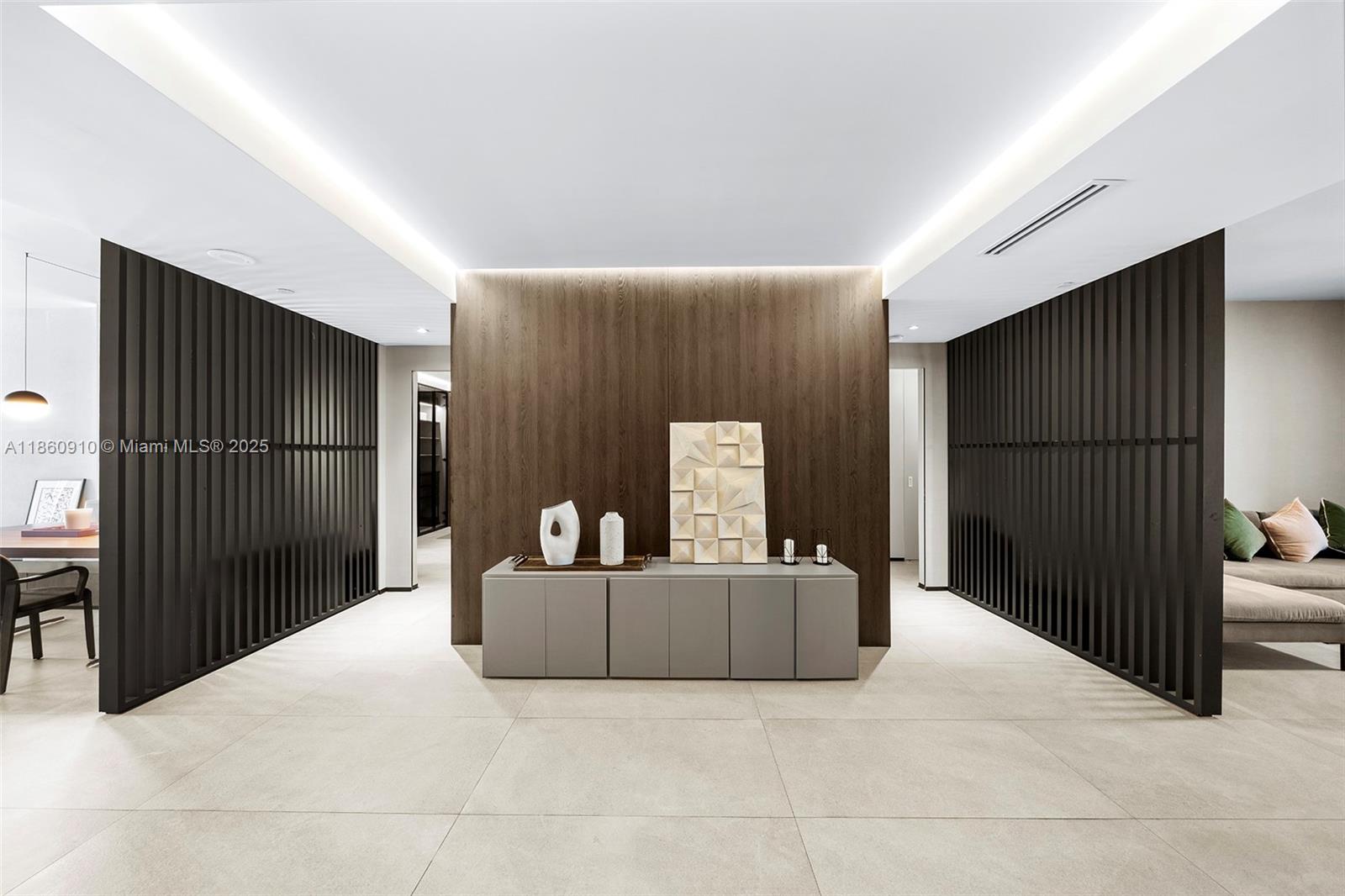 785 Crandon Blvd # 303