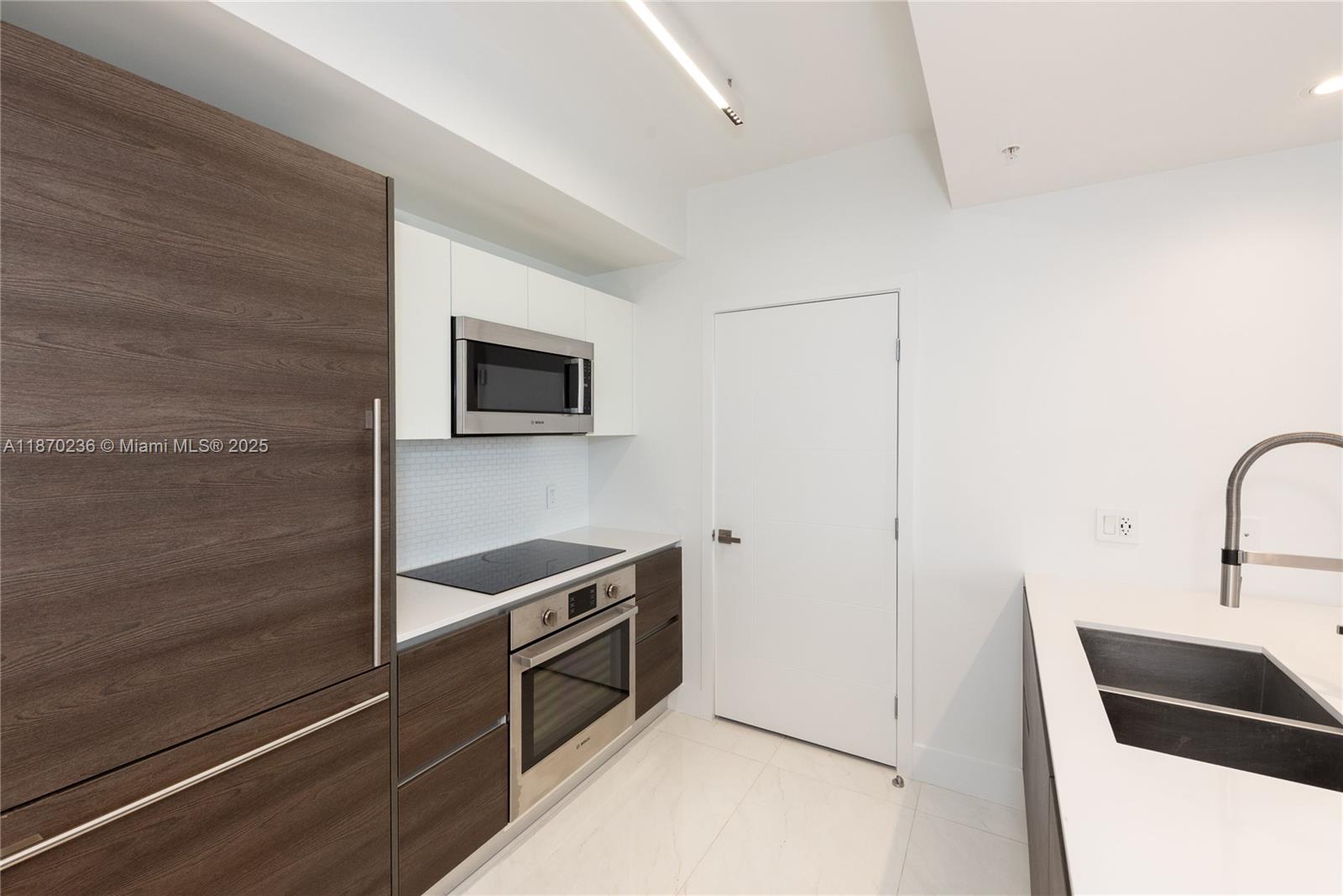 301 Altara Ave # 619