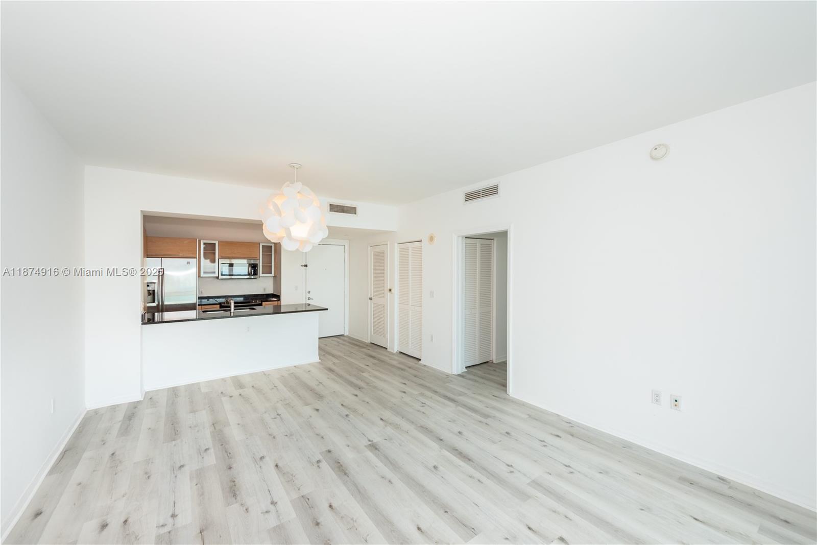 951 Brickell Ave # 3102