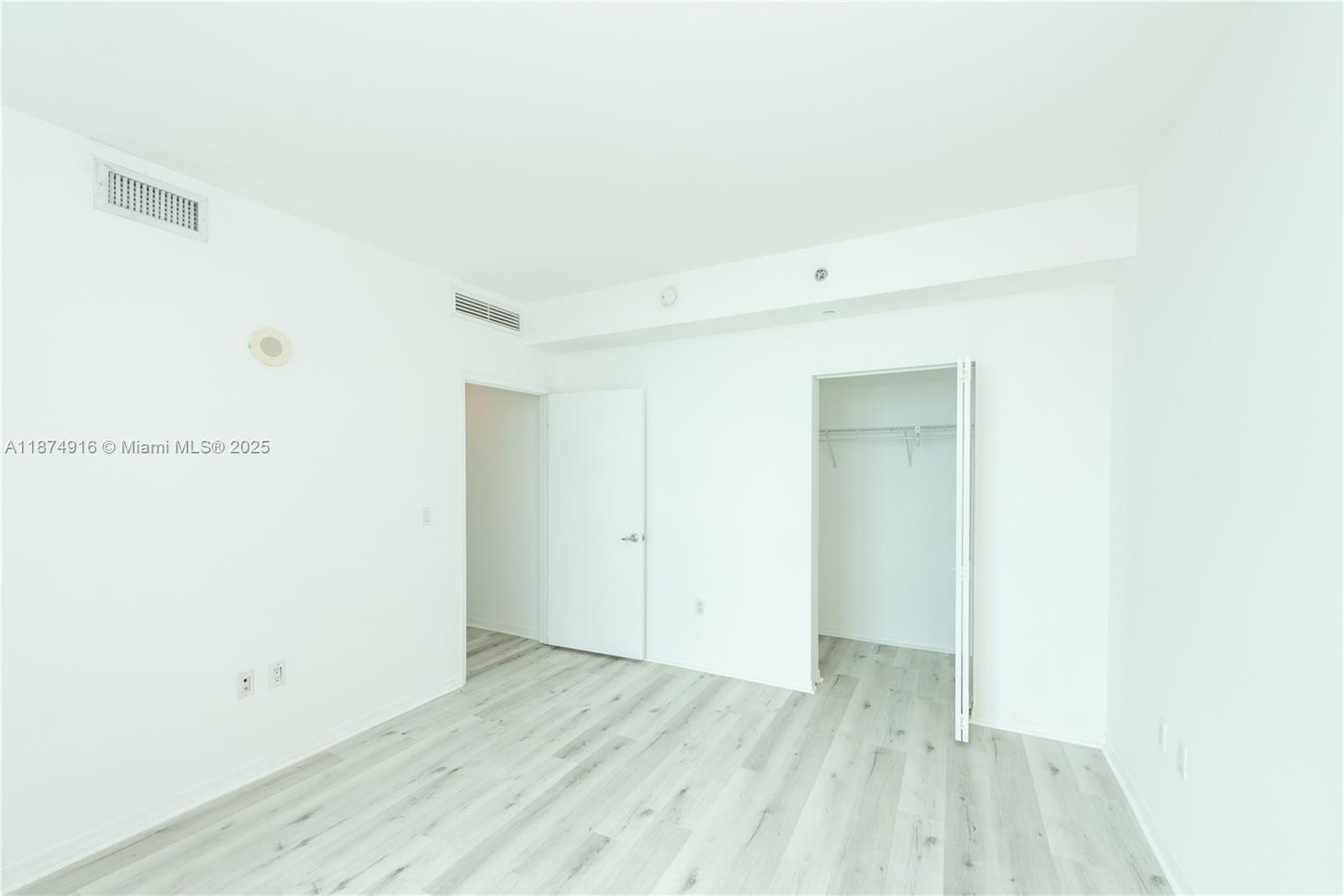 951 Brickell Ave # 3102