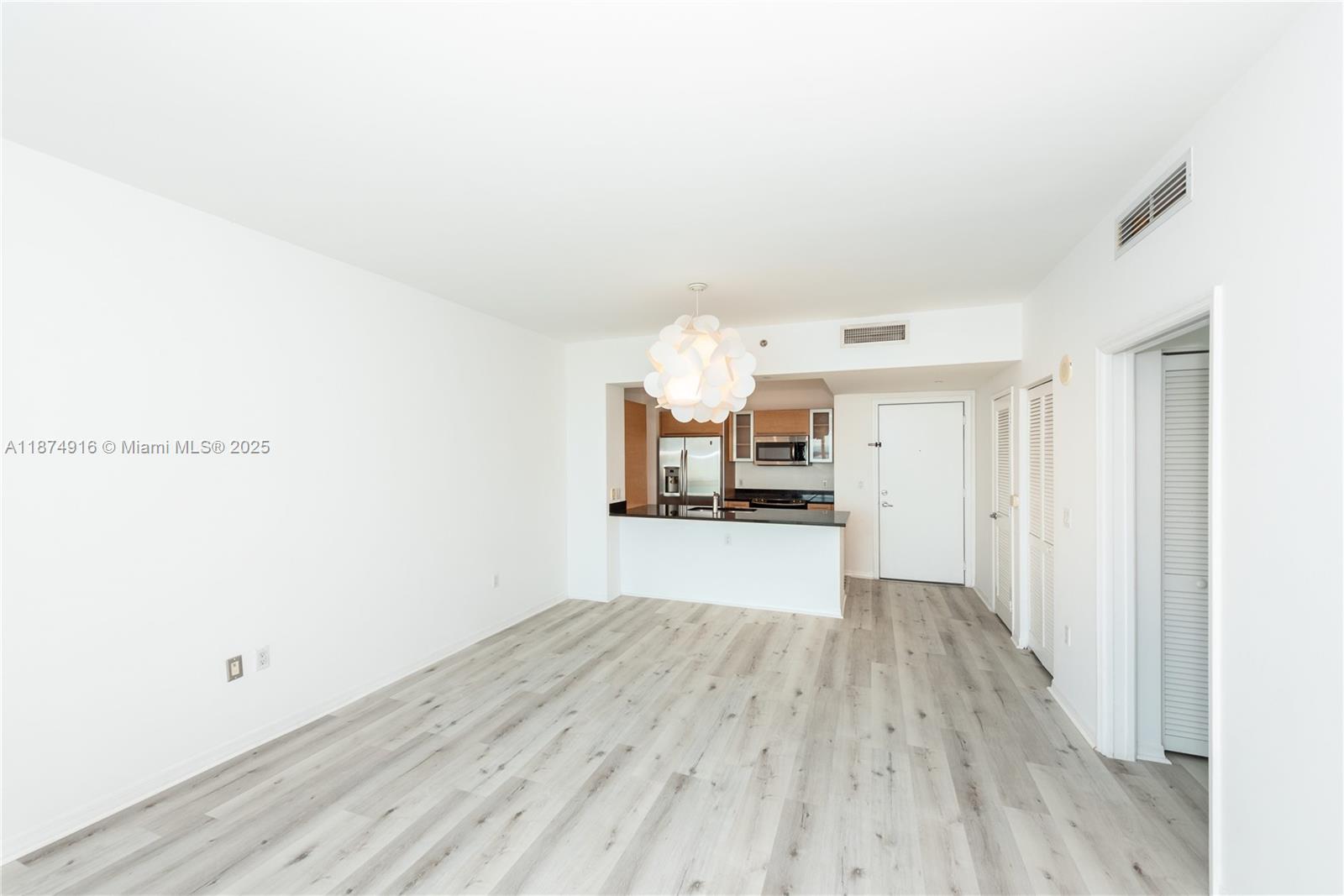 951 Brickell Ave # 3102