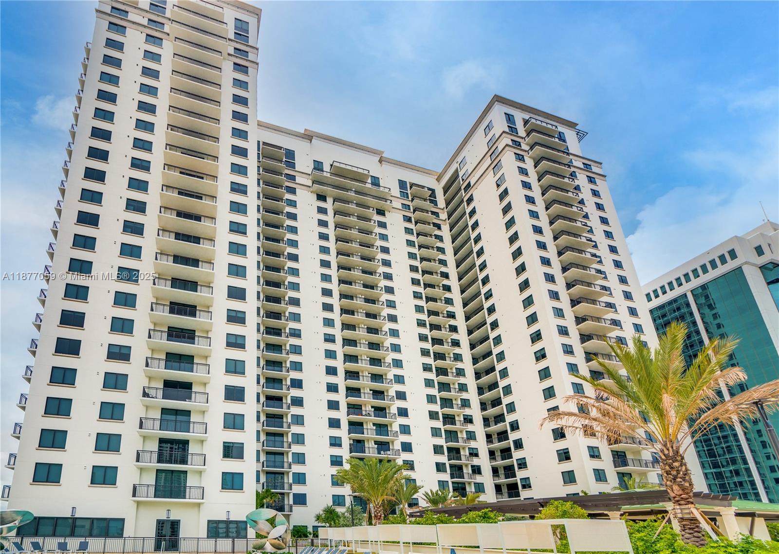 999 SW 1st Ave # 3114