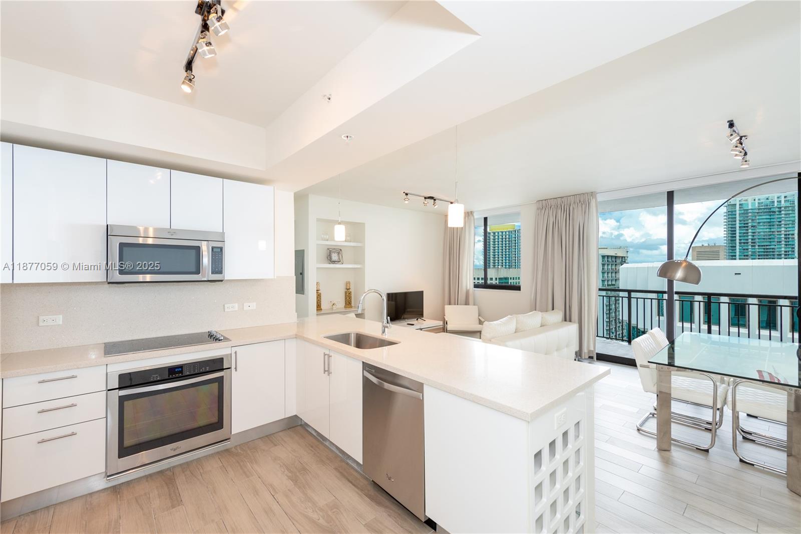 999 SW 1st Ave # 3114