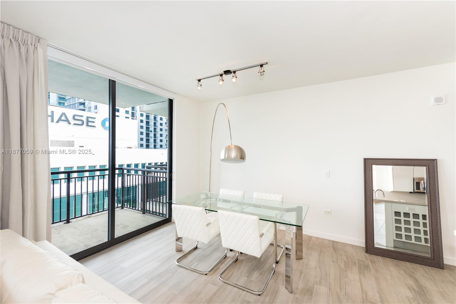 999 SW 1st Ave # 3114