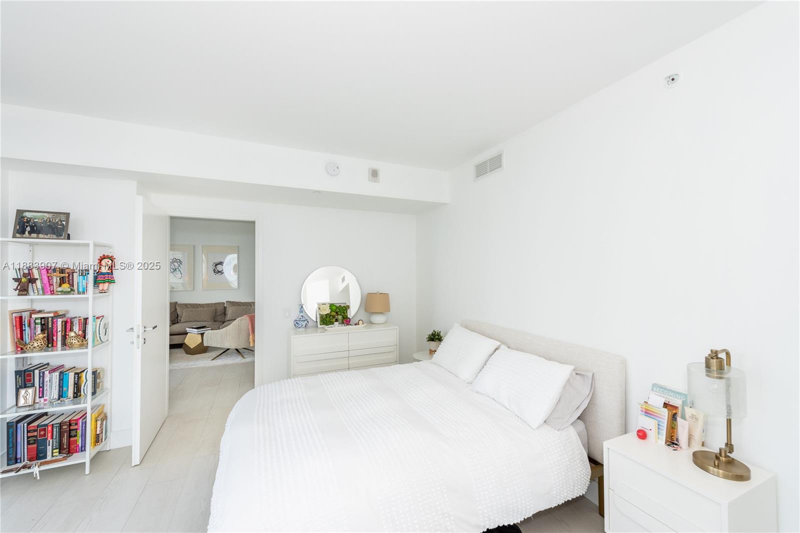 1300 Brickell Bay Dr # 708