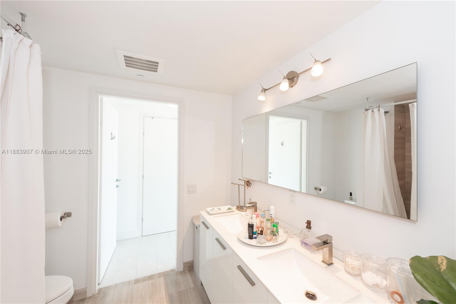 1300 Brickell Bay Dr # 708