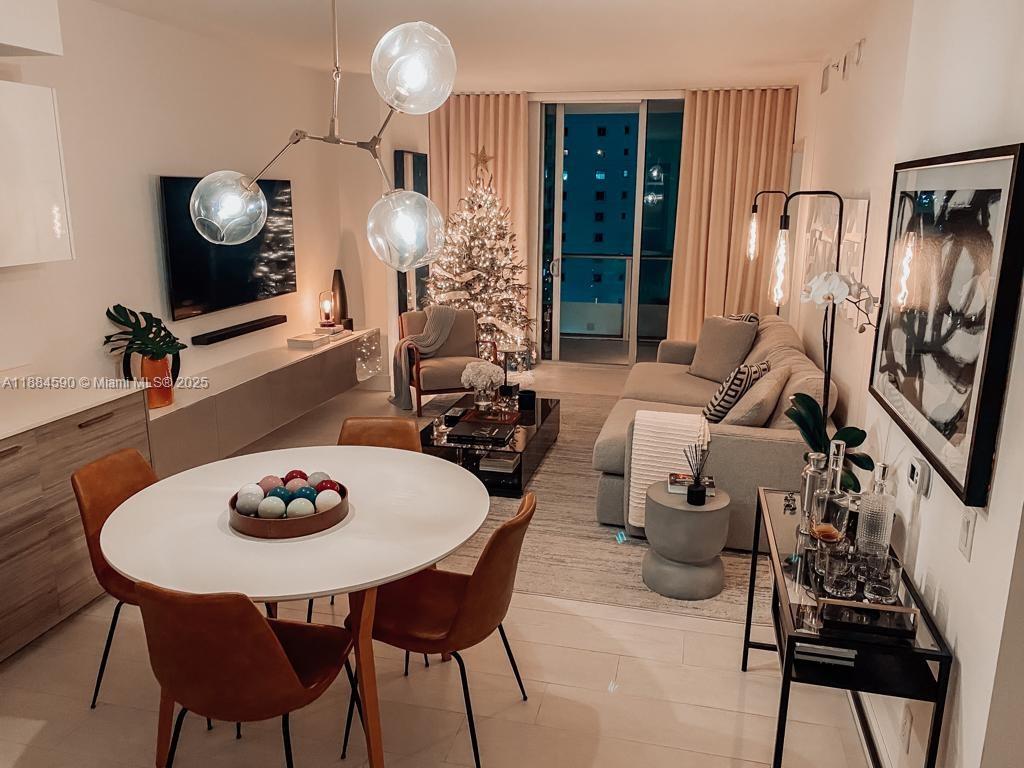 1300 Brickell Bay Dr # 806