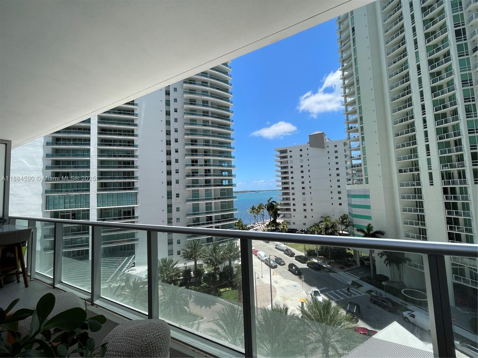 1300 Brickell Bay Dr # 806