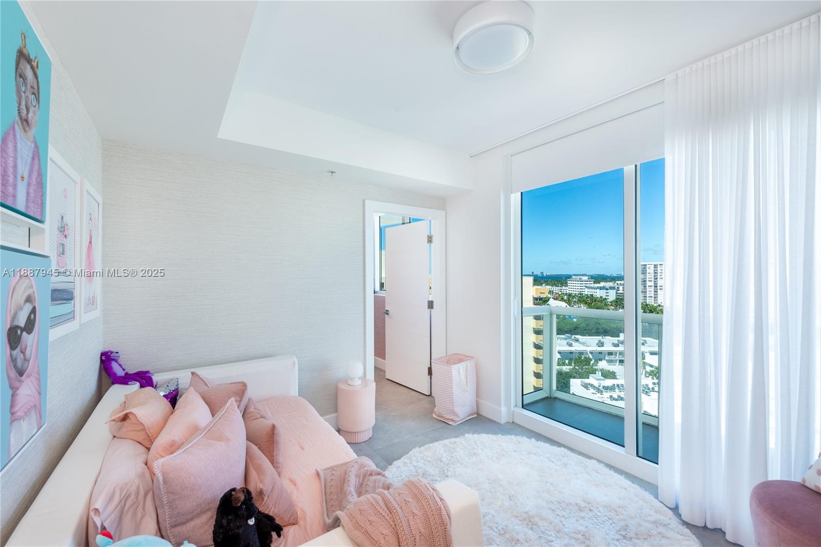 3801 Collins Ave # 1502